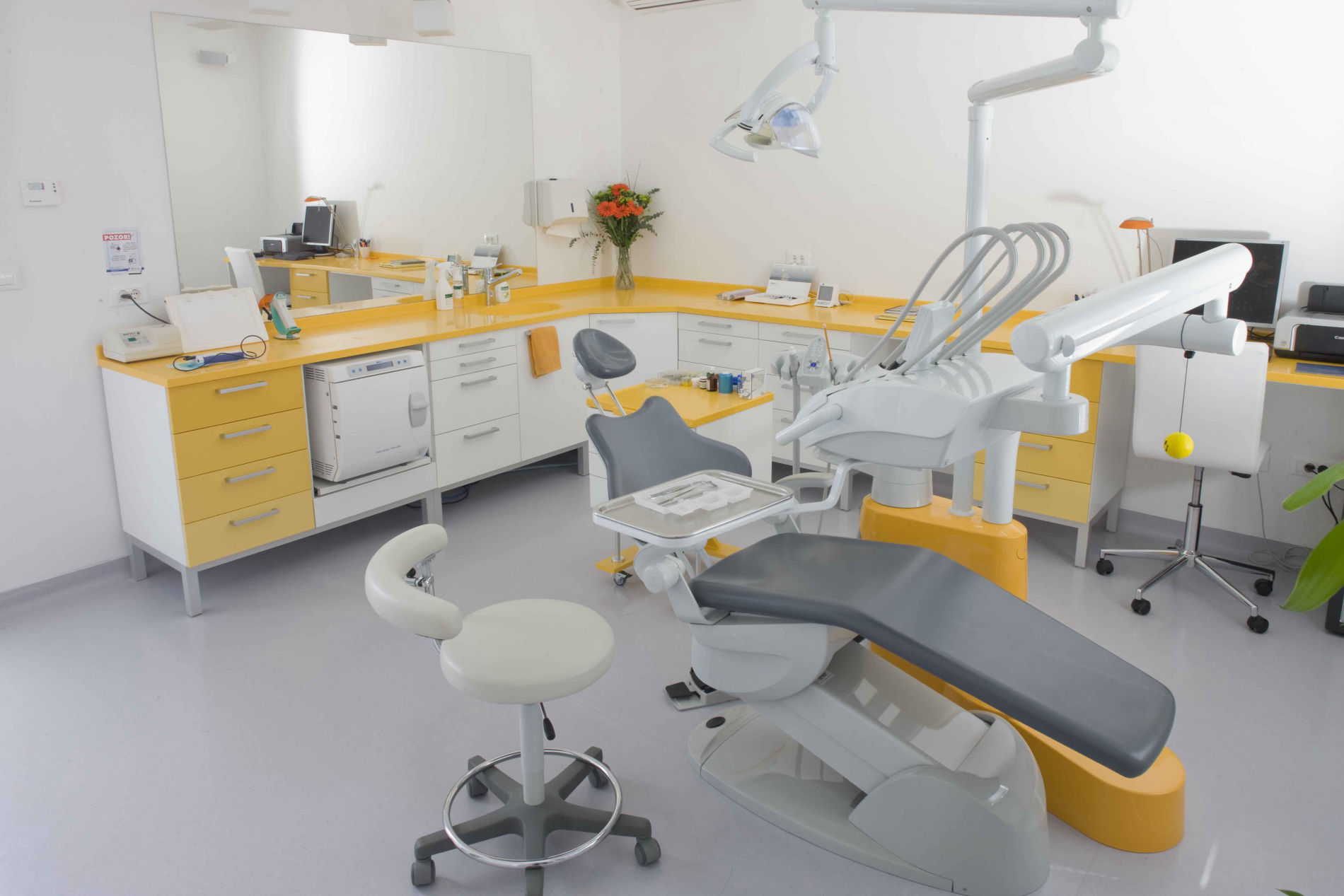 Ordinacija s dentalnom stolicom